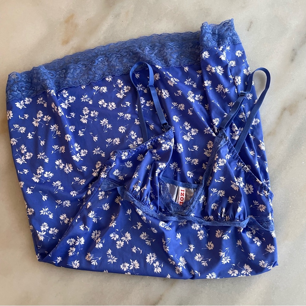 Izod Blue Floral Lace Trim nightgown size M
